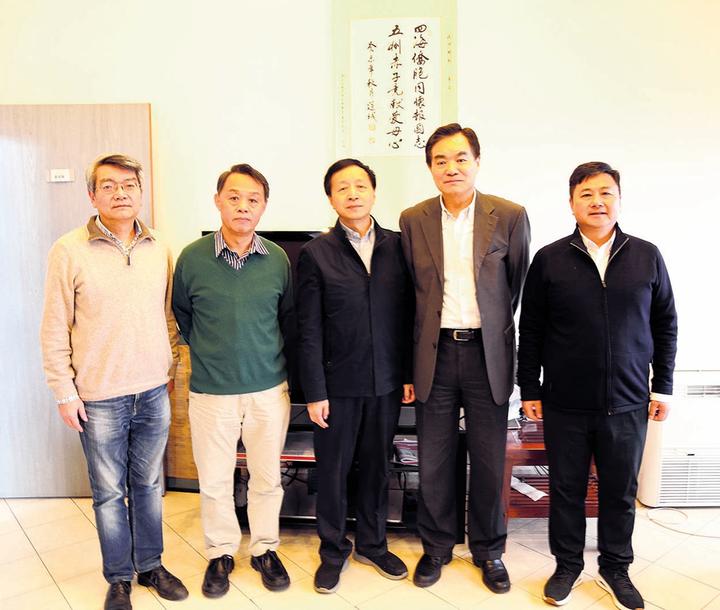 中国湖南省宣传部领导访法 与新闻界交流