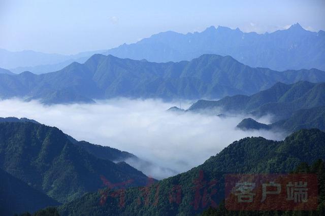 栾川抱犊寨 云海美如水墨画