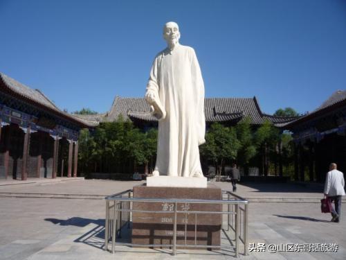 思想家、文学家、艺术家，扬州八怪之一，河南省范县郑板桥纪念馆