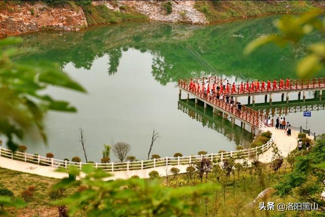 息县东南第一峰濮公山 矿坑变天池 美到让人惊叹