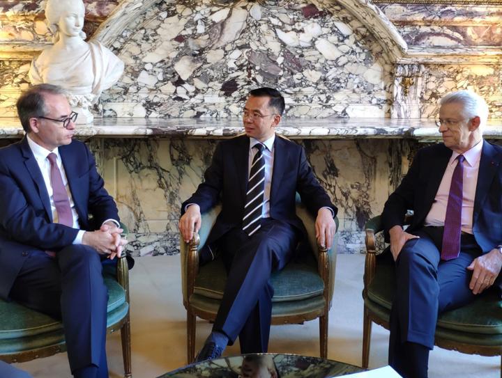 中国驻法国大使卢沙野参访巴黎大区工商会