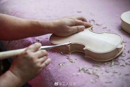 全国80%手工制高档提琴都是确山造！