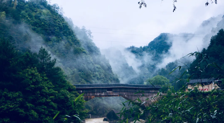 编木为虹,屹立千年 今天,小旅带大家一起认识 坐落于寿宁县下党乡的3