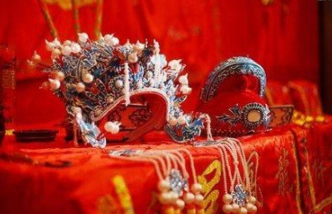 冰凌的《婚夜》：借来的誓言与身体的失语-华闻时空