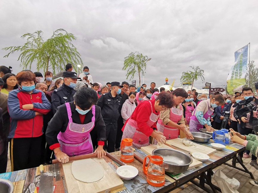抱滩羊、背粮食，热闹声中庆丰收---盐池县“中国农民丰收节”系列活动开幕