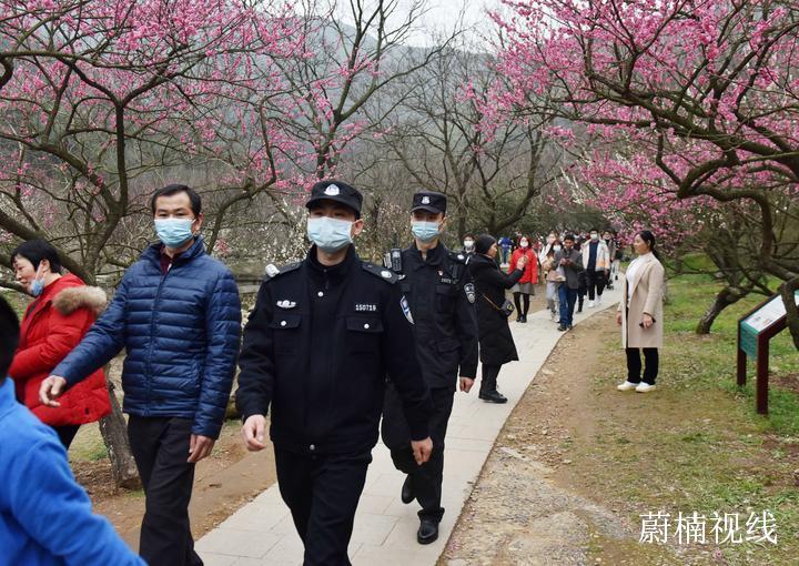 北仑警方保障九峰山景区春节期间安全