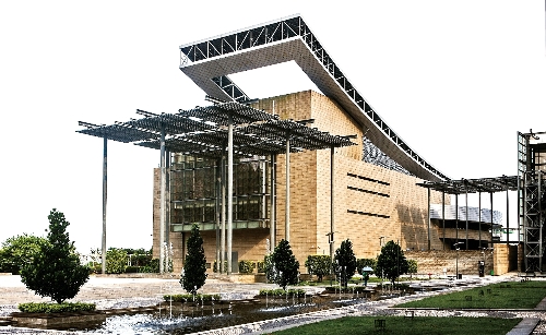 澳門文化中心會議大樓設計獨特（資料圖片）