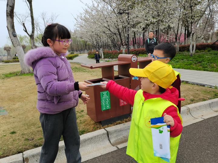 河南商丘：学习党史担使命 环境保护我先行