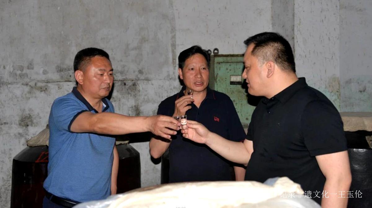 湄潭县融入成渝双城经济圈座谈会召开， “贵州老舍酒业在湄揭牌”