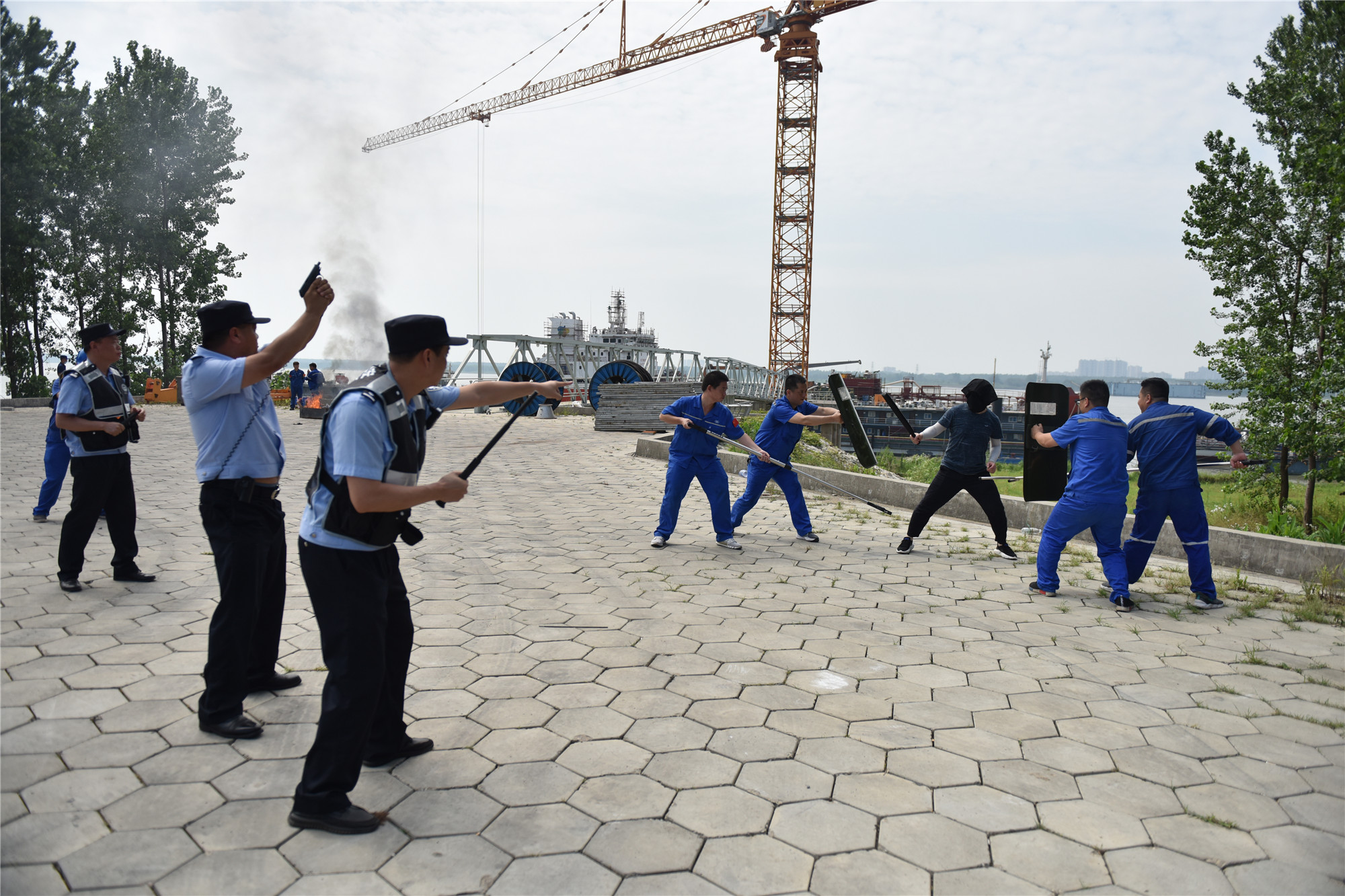 长航武汉公安指导武船重工开展应急处置演习