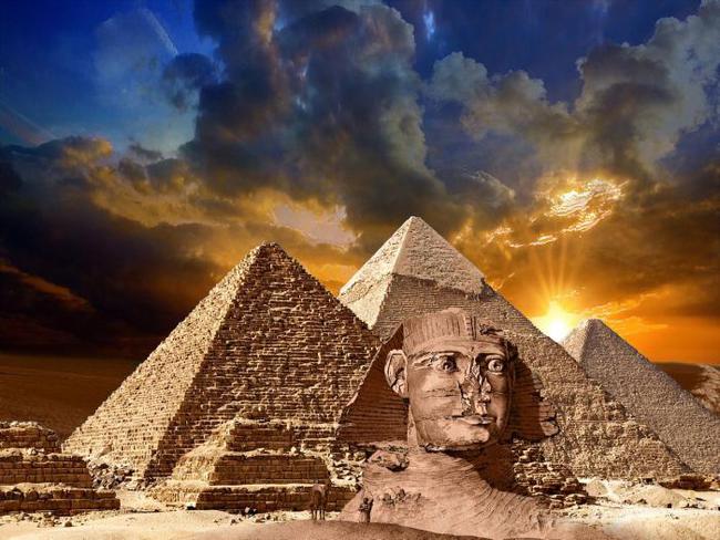 埃及发现不明飞行物大头外星人进入金字塔游客现场大小便失禁