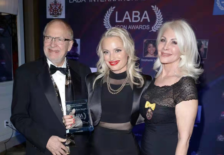 第二届LABA 标志公益奖（Icon Awards）在美国比佛利山庄颁奖
