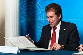 Mr Luis Alberto Castiglioni Minister of Foreign Affairs Paraguay - CERN Document Server