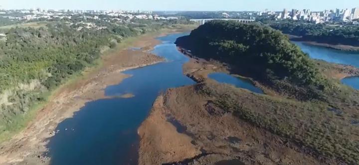 Estiagem muda paisagem e deixa chão de pedras à mostra no Rio Paraná; VEJA | Oeste e Sudoeste | G1