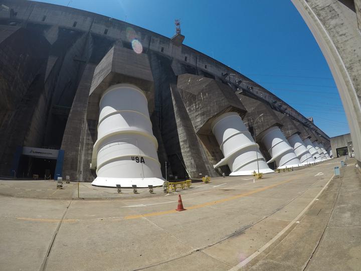 Itaipu Binacional - InfoEscola