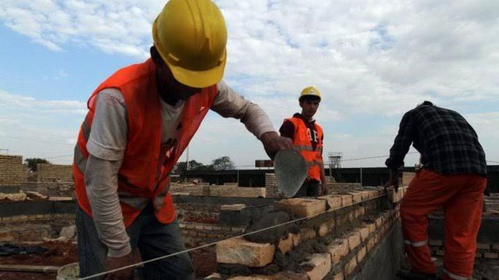 Por qué festejamos hoy el día del trabajador? (en Guaraní y Castellano)