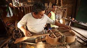 Making guitars in Paraguay | Guitar, Paraguay, Family traditions