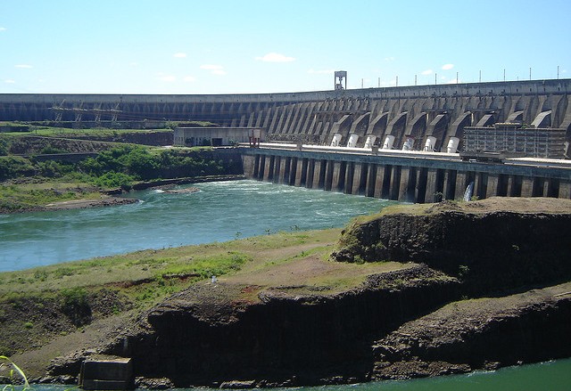 Opera Mundi: Diretor paraguaio de Itaipu demite 80 funcionários contratados no governo Lugo