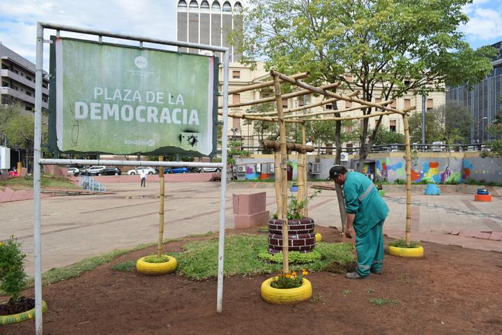 plaza de la democracia en ABC Color