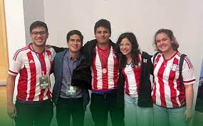 Curuguaty Informativo - Paraguay también suma medallas en Matemáticas Tobías Valdez y Gabriela Bartolatto son los dos jóvenes paraguayos que obtuvieron una medalla de bronce y una mención de honor, respectivamente, en