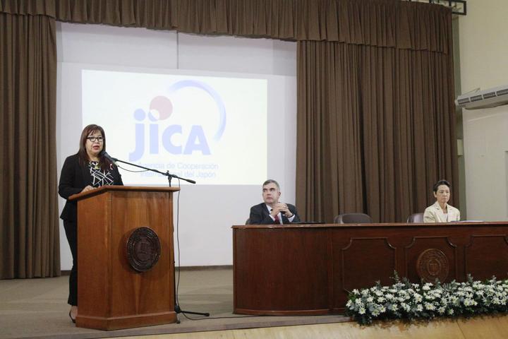 Japón aporta experiencia a la formación docente en conversatorio en la UNA - Universidad Nacional de Asunción