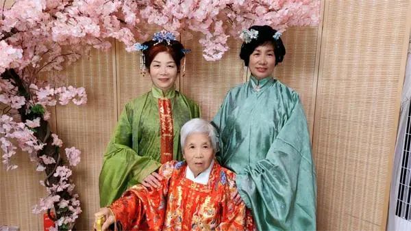 花月夜 刺繍清漢女褂 黒アウター 骨董品 中国伝統衣装 着物和服 中華風