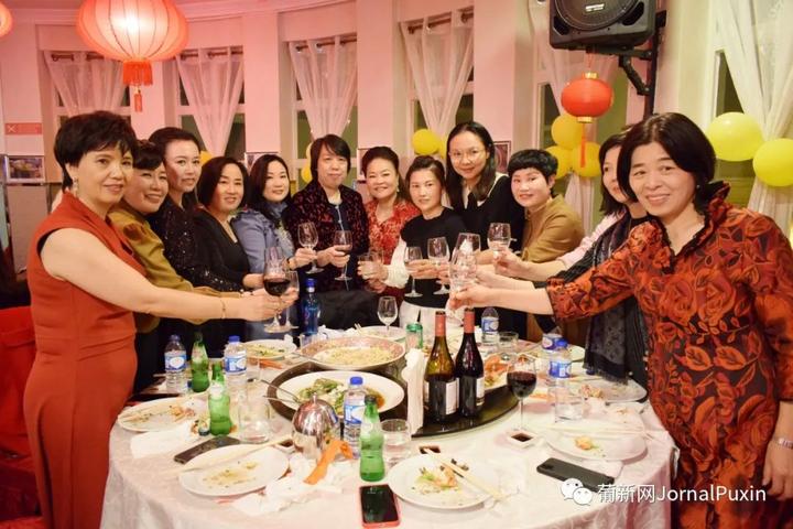 中葡双语_|_笙歌鼎沸，恭贺新禧――葡萄牙中华妇女联合总会2023年新春联谊会圆满成功！