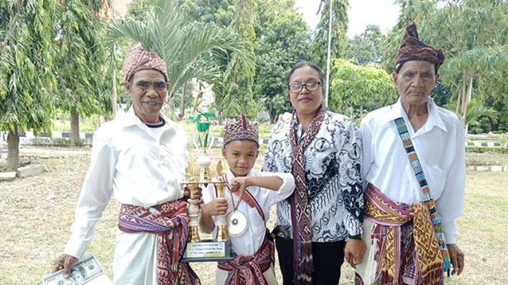 Rahasia Nono, Murid Kelas 2 SDI Buraen Kabupaten Kupang Juara Dunia Matematika - Tribunflores.com