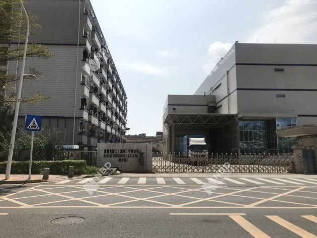 除了有第一栋和第二栋厂区外,还有一个员工生活区