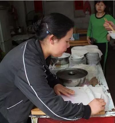 【舌尖宁德】早上来一碗热腾腾的寿宁米糕,幸福感满满!