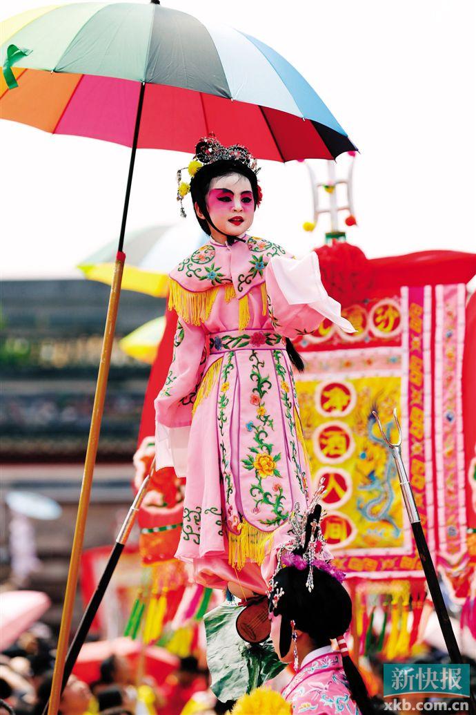 番禺区第七届民俗文化节暨沙湾飘色民间艺术巡游系列活动盛大开幕