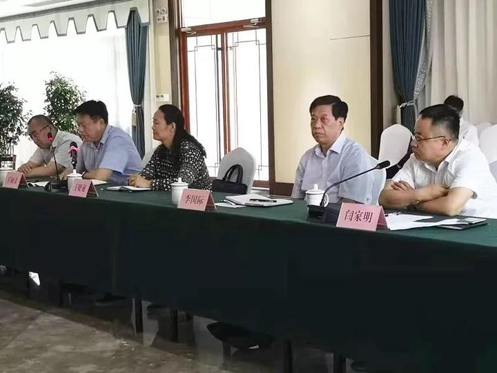 老子学院,教育局等部门负责人分别就学院建设和加强职业院校合作等