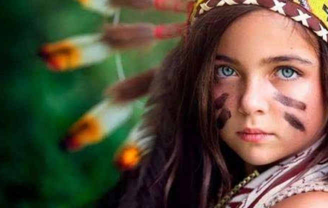 世界上唯一的哑巴族原始部落,族人靠手语交流,吃毒蛇虫生存