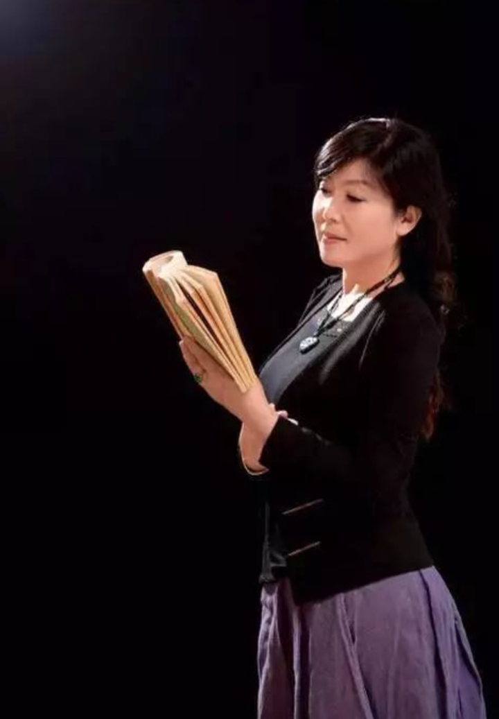 报》《中国电力报》《中国诗人》《诗人》《散文诗》《黄河诗报》