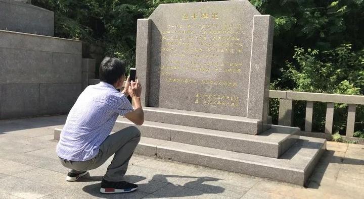 61年后牺牲于金门炮战的叶英琪烈士终于等来亲属后辈的祭拜