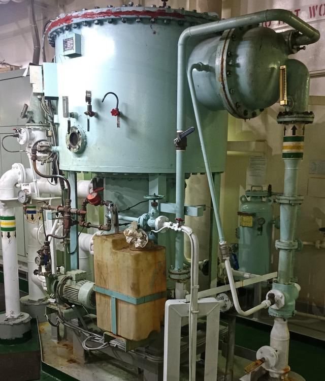 迪拜土豪用石油造水,依赖的就是——造水机!船上的淡水也靠它