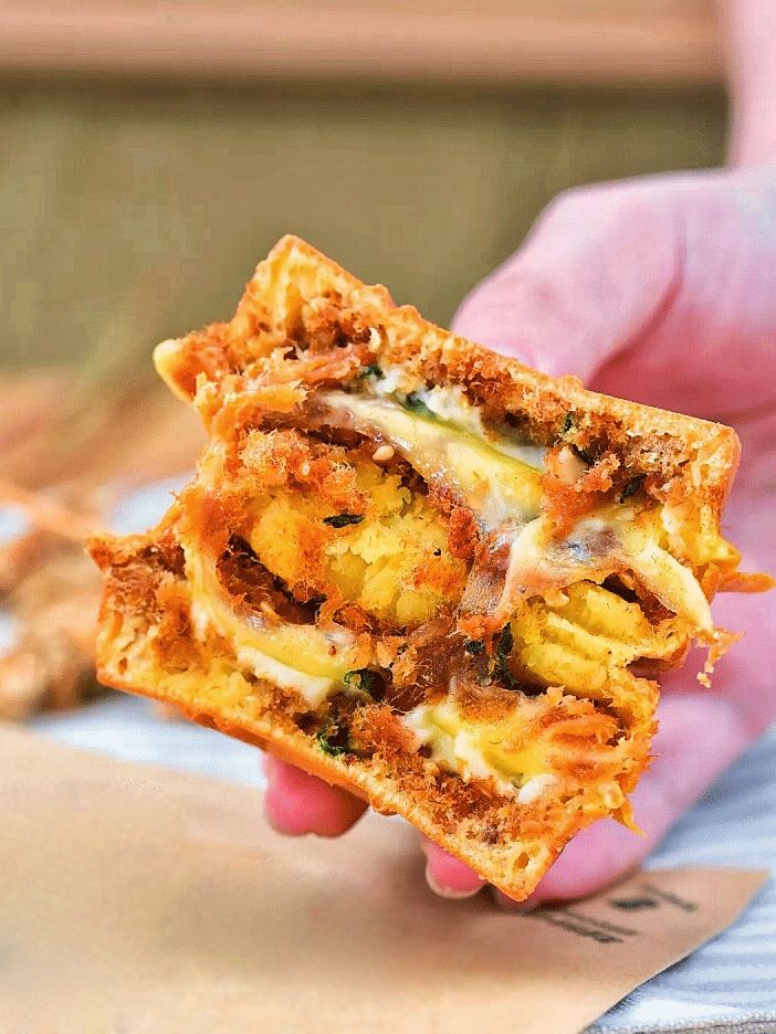 " 芝士车轮饼 "人均:140元 电话:028-68731199地址:高新区环球购物