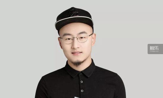 胡佳威:"我心中还有一片净土,即使在他人看来寸草不生,但在我心中始终