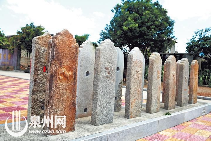 从竖立着的众多石旗杆夹上不难看出,侯卿古代在科举和仕宦方面是人才