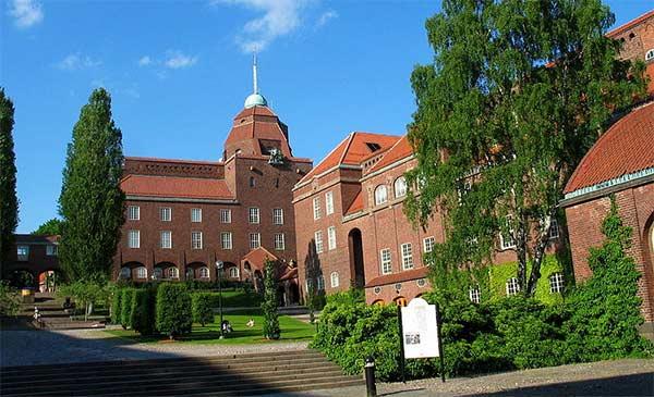 英国考文垂大学综合排名稳定在15强,众多优势专业颜值就是首选_温尼伯
