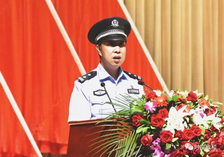 陈仁辉作《那一句,我将永远铭记》主题报告叶晶晶作《下园村,这片让我