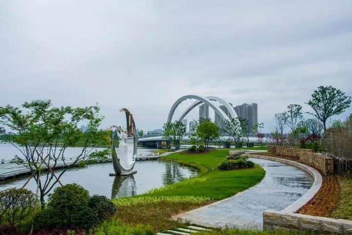 据了解,今年还会结合"ppp"模式运作光明,八一两个公园新建项目,新植街