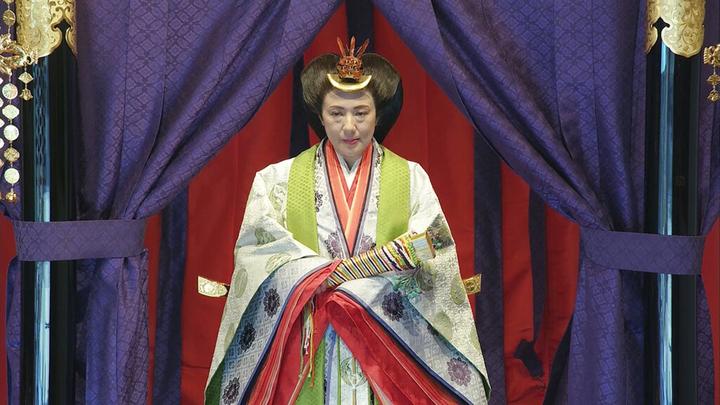 天皇即位 皇后雅子朝服高贵漂亮 背后有辛酸