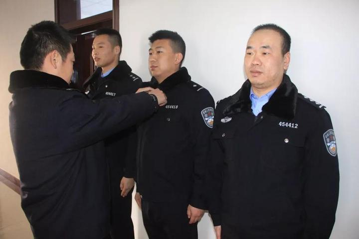 十佳人民警察刘建图片