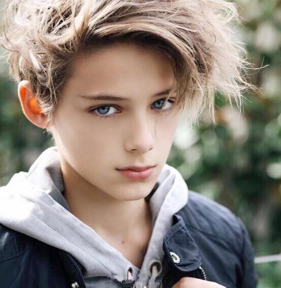 原来他真正的名字叫做 william franklyn-miller,看到他的时候不由得