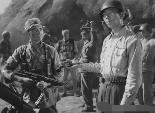如何评价经典老电影红日中的国军将领李天霞