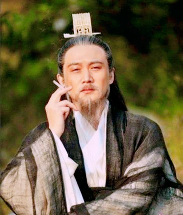 演员拍电视剧,休息的时候都在干啥?最后一张网友笑喷了