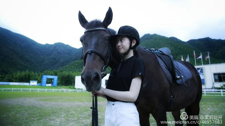 心怀大爱系苍生大学生洪紫千成长史上