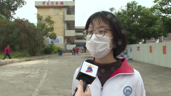 "山霞镇青山中学学生 辛奇白据了解,为整合教育资源,扎实做好返校复学