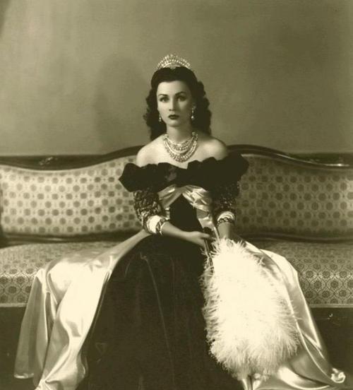 埃及末代公主嫁给王子成为王后照样是受气小媳妇